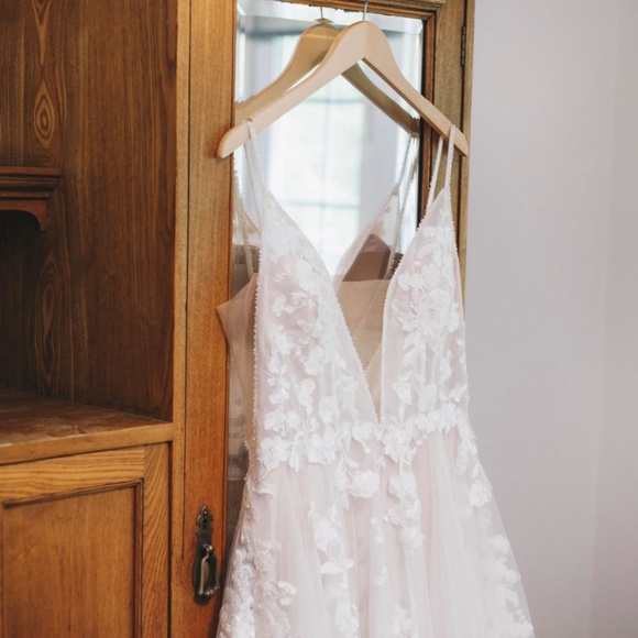 Joelle Wtoo by Watters Bridal Gown - Picture 4 of 14